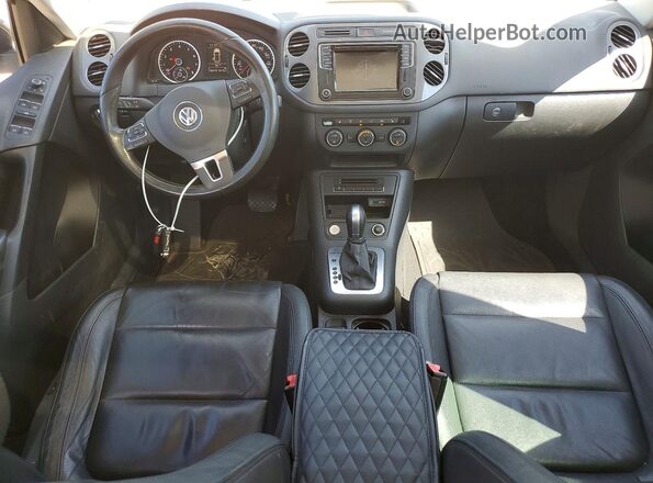 WVGUV7AX4HK018357 2017 VOLKSWAGEN TIGUAN Silver Instrument cluster view
