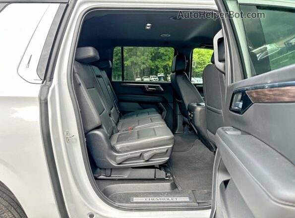 1GNS6CRDXSR290820 2025 CHEVROLET SUBURBAN Белый Вид задних сидений