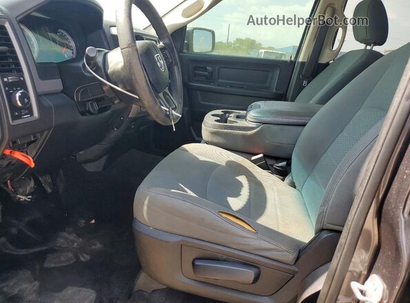 1C6RR7KTXHS834068 2017 RAM 1500 Gray Widok deski rozdzielczej