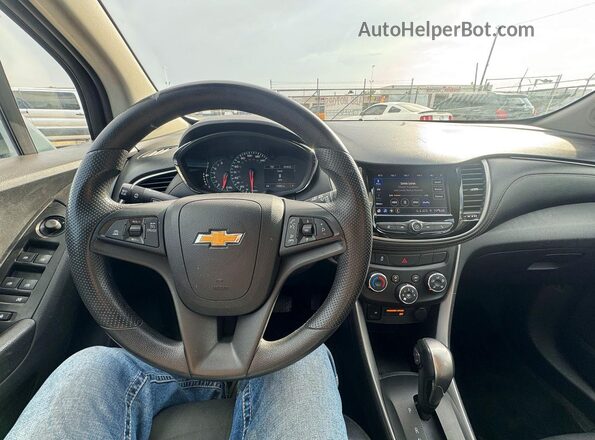 KL7CJPSM8MB374334 2021 CHEVROLET TRAX Silver Հետևի նստատեղերի տեսք