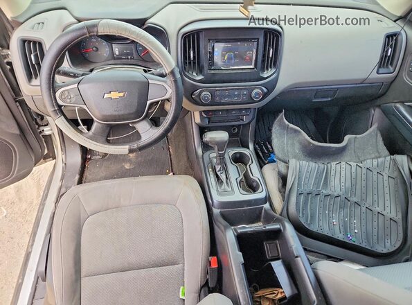 1GCGTBEN8H1211099 2017 CHEVROLET COLORADO Серебряный Вид щитка приборов