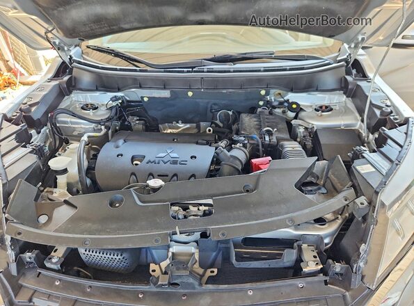 JA4AP4AU9LU023695 2020 MITSUBISHI OUTLANDER Silver Widok komory silnika
