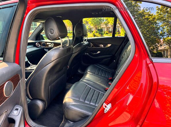 WDC0G4JB5JV079991 2018 MERCEDES-BENZ GLC-CLASS Red Front interior view