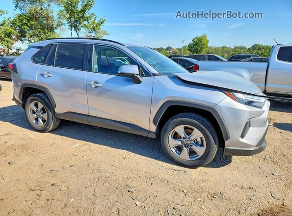 4T3RWRFV0SU164781 2025 TOYOTA RAV4 Серебряный Вид спереди