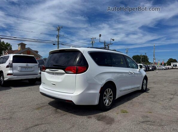 2C4RC1BG9KR554080 2019 CHRYSLER PACIFICA Белый Вид спереди