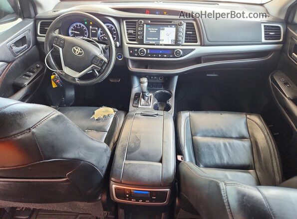 5TDKZRFH8HS516910 2017 TOYOTA HIGHLANDER Серебряный Вид щитка приборов