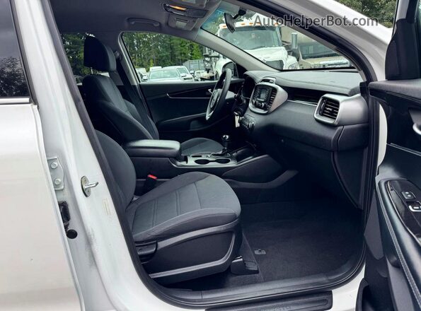 5XYPG4A32HG262697 2017 KIA SORENTO White წინა პანელის ხედი