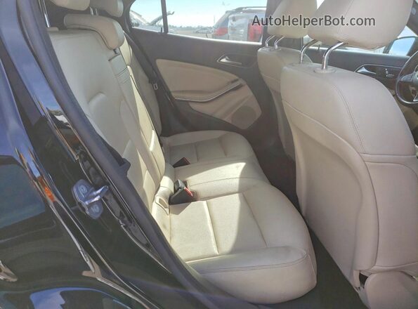 WDCTG4GB8LU024724 2020 MERCEDES-BENZ GLA Black Rear interior view