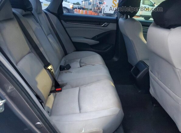 1HGCV1F15JA168119 2018 HONDA ACCORD Silver Սալոնի հետևի տեսք