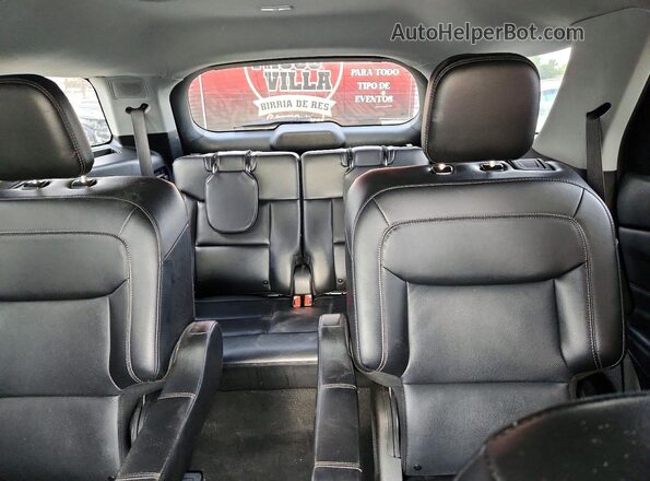 1FMSK7FH7RGA05043 2024 FORD EXPLORER Серебряный Вид задней части салона