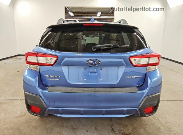 JF2GTADC4J8214591 2018 SUBARU CROSSTREK Blue Front interior view