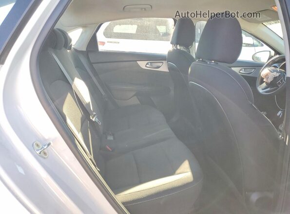3KPF24AD8PE565997 2023 KIA FORTE White Rear interior view