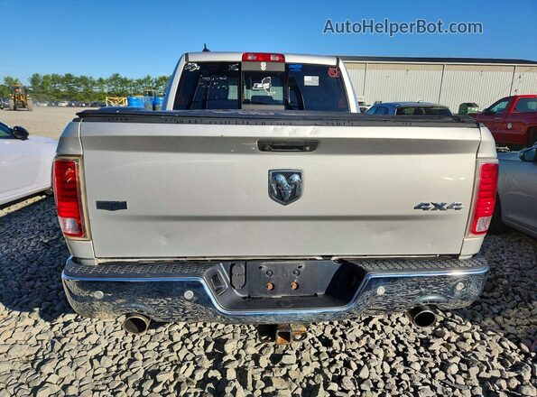 1C6RR7NM0JS278007 2018 RAM 1500 Silver Vista interior delantera
