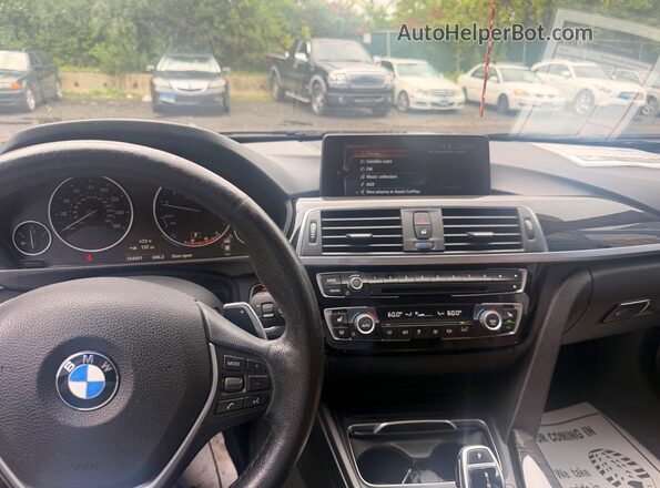 WBA8D9G54HNT91615 2017 BMW 3 SERIES Blue Widok naklejki z numerem VIN