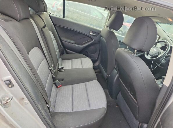 KNAFX5A82G5494847 2016 KIA FORTE Серебряный Вид задней части салона
