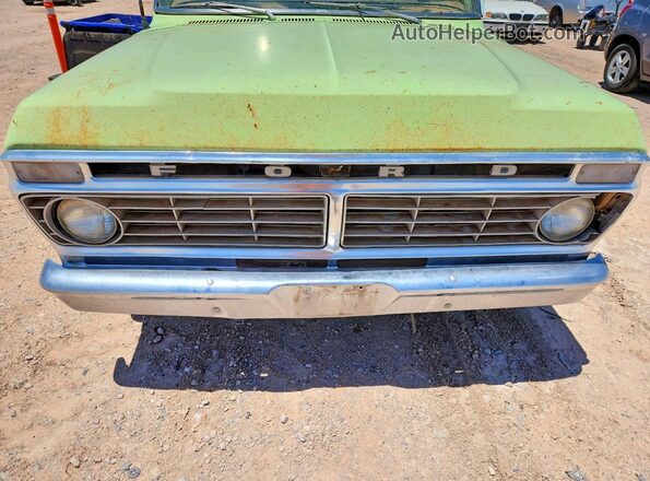 F10YKS83060 1973 FORD F100 Двухцветный Вид задней части салона