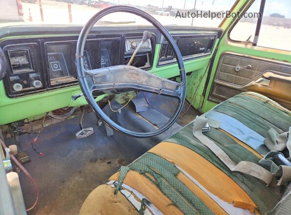F10YKS83060 1973 FORD F100 Двухцветный Вид панели приборов