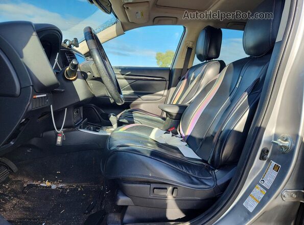 JA4AD3A32JJ005371 2018 MITSUBISHI OUTLANDER Silver Vista interior delantera