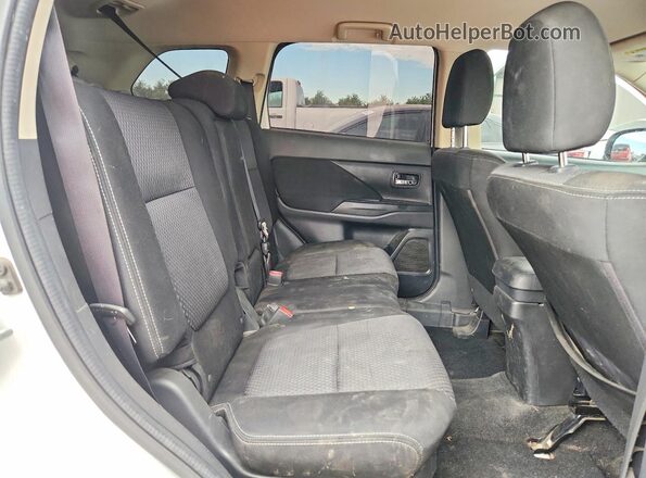 JA4AD3A36HZ044136 2017 MITSUBISHI OUTLANDER White Rear interior view