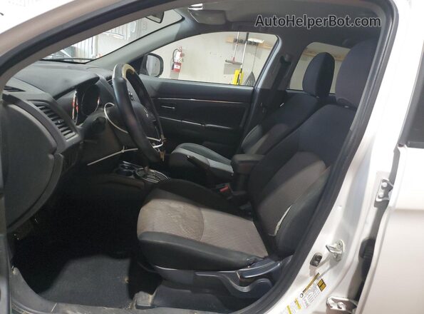 JA4AP3AU2HZ049365 2017 MITSUBISHI OUTLANDER White 