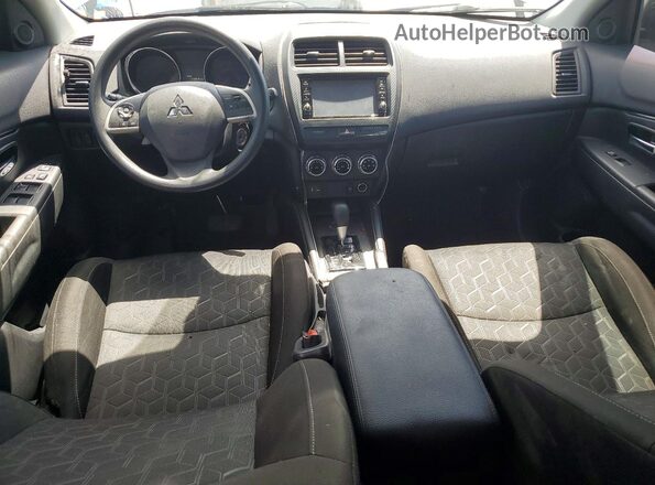 JA4APUAU5MU035831 2021 MITSUBISHI OUTLANDER Серый Вид панели приборов