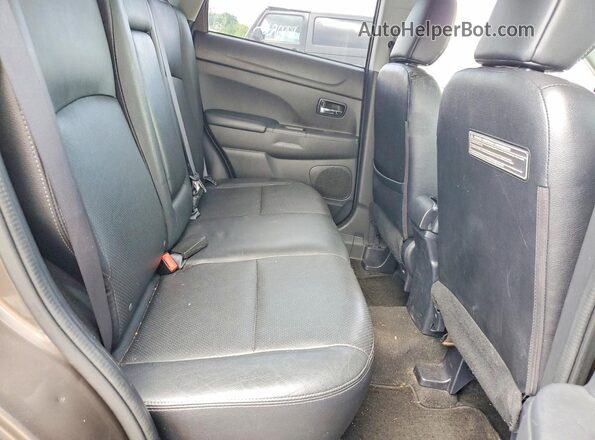 JA4AR4AW4GZ045530 2016 MITSUBISHI OUTLANDER Gray Vista interior trasera