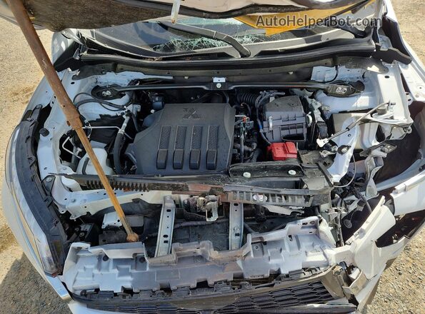 JA4ATVAA5RZ071021 2024 MITSUBISHI ECLIPSE Silver Vista del compartimento del motor