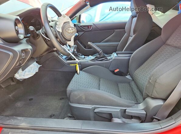 JF1ZNBC16P8760203 2023 TOYOTA GR86 Red Widok wnętrza z przodu