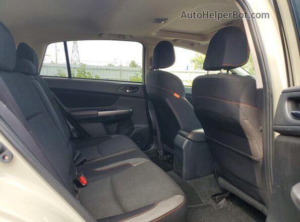 JF2GPABCXHH219781 2017 SUBARU CROSSTREK Green Widok wnętrza z tyłu