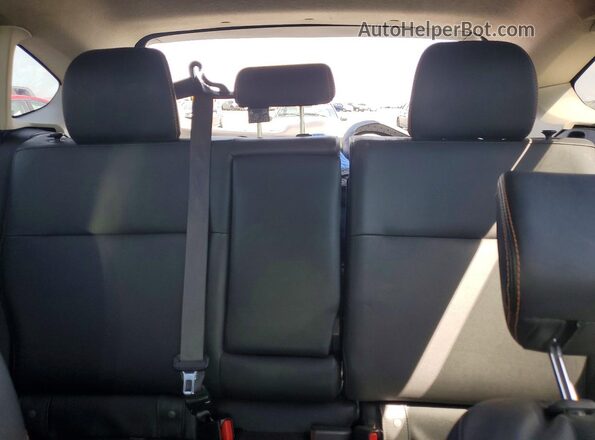 JF2GPAKC0G8302408 2016 SUBARU CROSSTREK Blue Rear seats view