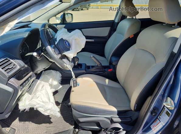 JF2GPANC4H8262590 2017 SUBARU CROSSTREK Blue Вид салону спереду