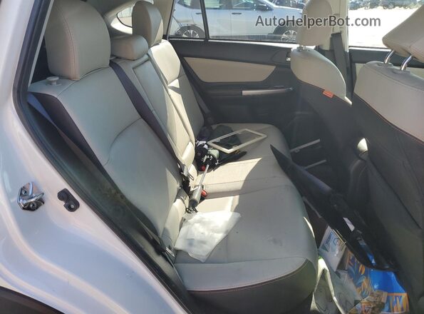 JF2GPANC9GH324709 2016 SUBARU CROSSTREK White Вид задньої частини салону