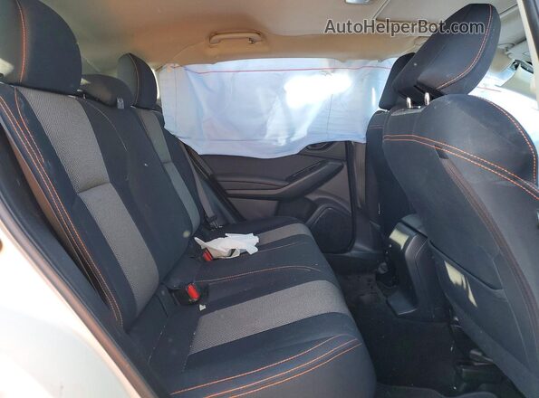 JF2GTACC4JH276610 2018 SUBARU CROSSTREK White Widok wnętrza z tyłu