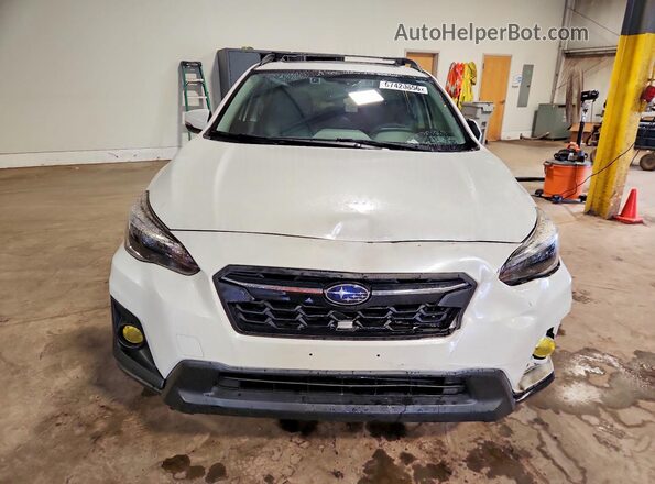 JF2GTAMC1J8227315 2018 SUBARU CROSSTREK White Դիմացի տեսք