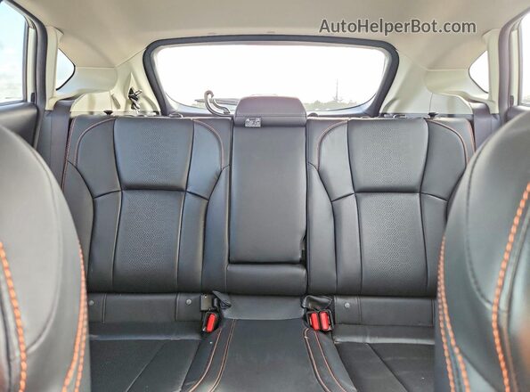 JF2GTANC3K8251230 2019 SUBARU CROSSTREK White Vista de los asientos traseros