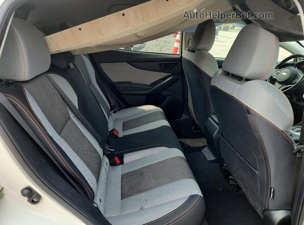 JF2GTAPC4M8217877 2021 SUBARU CROSSTREK White Вид задніх сидінь