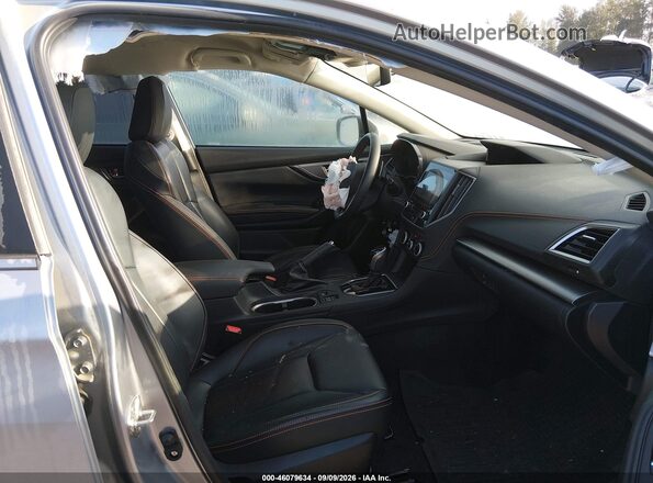JF2GTHMC1M8377017 2021 SUBARU CROSSTREK Silver Front interior view