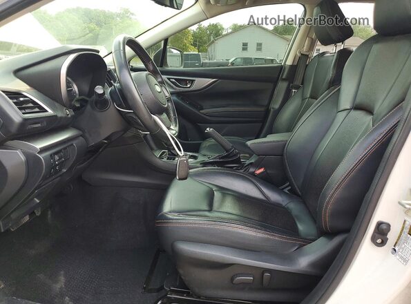 JF2GTHMC9N8238528 2022 SUBARU CROSSTREK White Front interior view