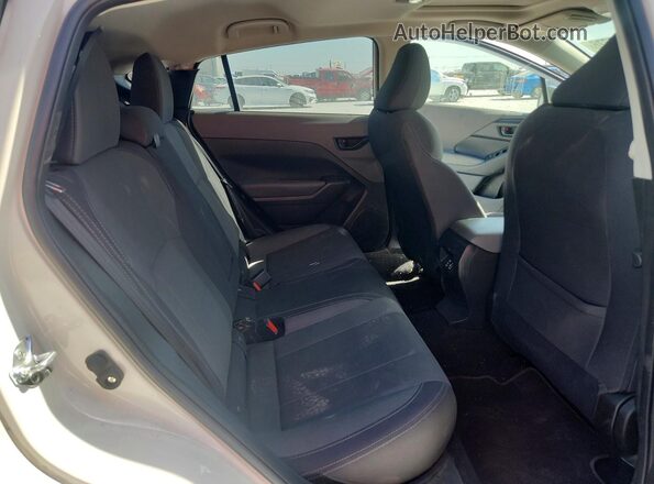 JF2GUHDC6S8250144 2025 SUBARU CROSSTREK White Հետևի նստատեղերի տեսք