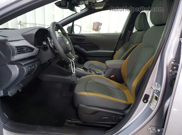 JF2GUSGD9T8257687 2026 SUBARU CROSSTREK Silver Սալոնի դիմացի տեսք