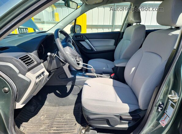 JF2SJABC9JH402686 2018 SUBARU FORESTER Green წინა სალონის ხედი