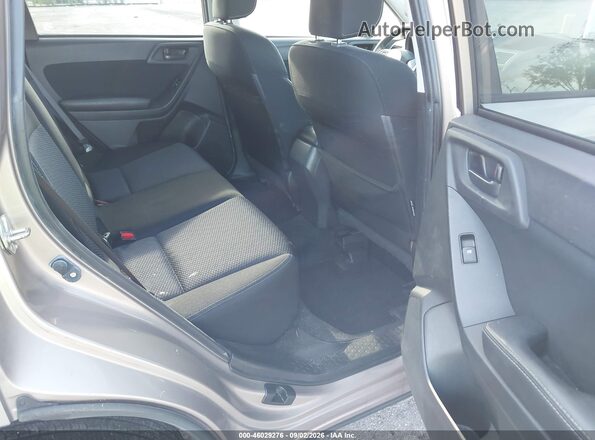 JF2SJADC0GH431175 2016 SUBARU FORESTER Gold Вид наклейки з VIN-кодом