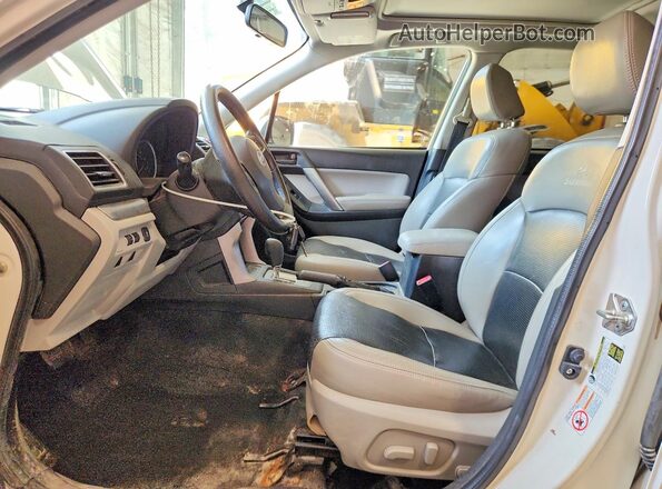 JF2SJADC3GH496232 2016 SUBARU FORESTER Белый Вид салона спереди