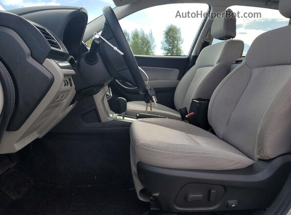JF2SJAEC5JH444199 2018 SUBARU FORESTER Белый Вид салона спереди