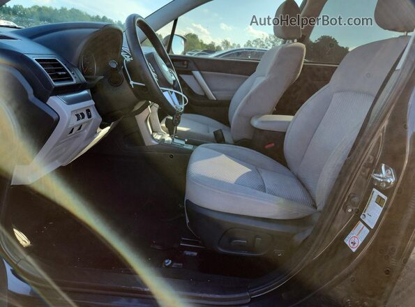 JF2SJAEC5JH504224 2018 SUBARU FORESTER Black Front interior view