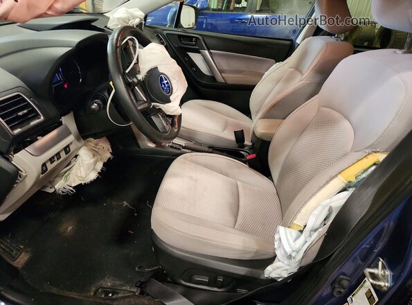 JF2SJAGC7JH504481 2018 SUBARU FORESTER Blue Front interior view