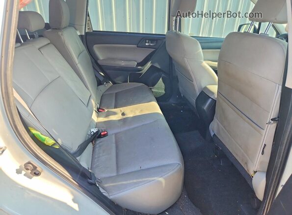 JF2SJAHC8GH548514 2016 SUBARU FORESTER White Vista interior trasera