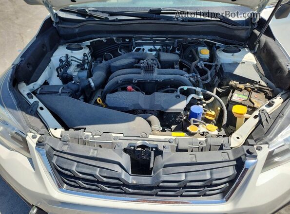 JF2SJARC4HH429813 2017 SUBARU FORESTER White Vista interior trasera