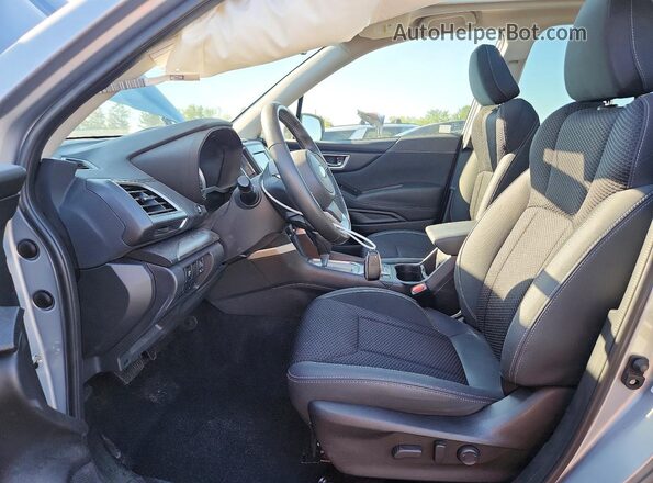 JF2SKADC6NH418912 2022 SUBARU FORESTER Silver Вид салону спереду
