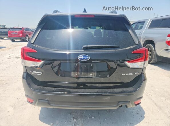 JF2SKAFC8MH471526 2021 SUBARU FORESTER Black უკანა ხედი